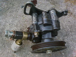 丰田锐志消声器,排气管弹簧等汽车配件,原厂配件,拆车配件