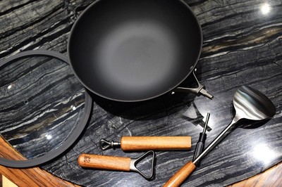 复刻千年传承的铁器 三禾窒氮轻铁锅，打造现代厨房的匠心之选